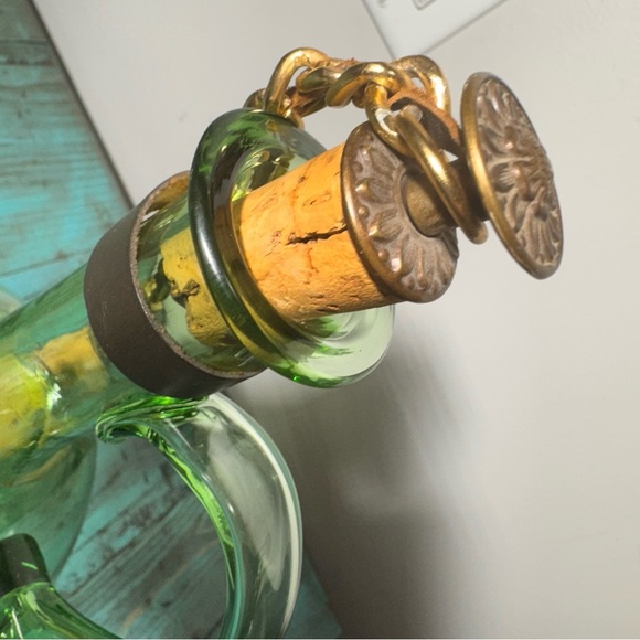 Vintage Large Hand Blown Green Glass Italian Wine Decanter with Ice Chamber - Picture 10 of 13